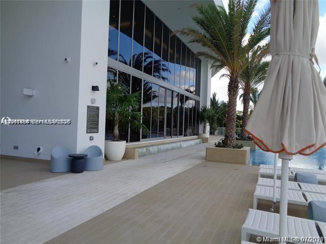 16385 Biscayne Boulevard 702, North Miami Beach, FL 33160