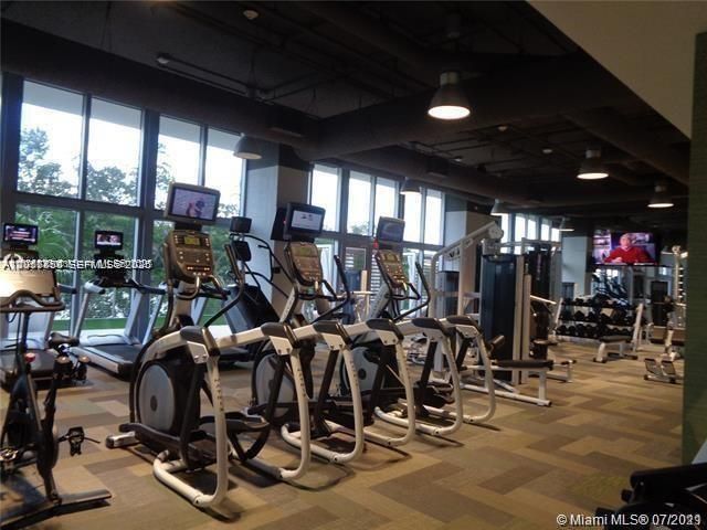 16385 Biscayne Boulevard 702, North Miami Beach, FL 33160