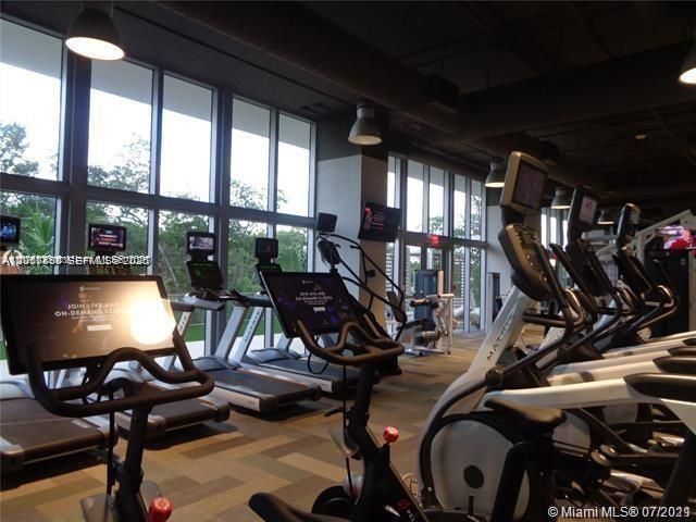 16385 Biscayne Boulevard 702, North Miami Beach, FL 33160