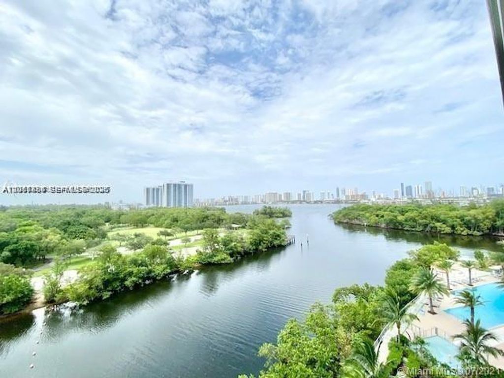 16385 Biscayne Boulevard 702, North Miami Beach, FL 33160