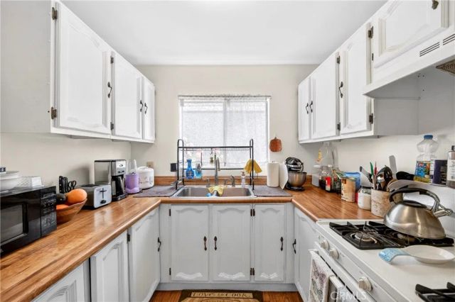 15427 Grevillea, Lawndale, CA 90260
