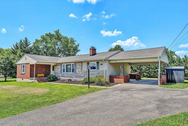310 Daladier DR, Vinton, VA 24179