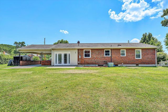 310 Daladier DR, Vinton, VA 24179