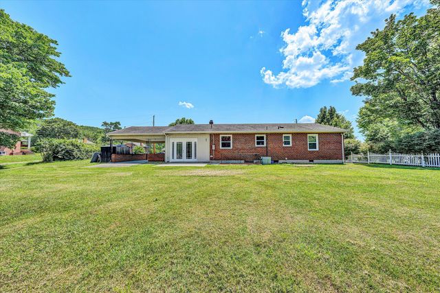 310 Daladier DR, Vinton, VA 24179