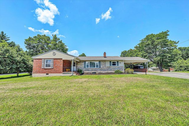 310 Daladier DR, Vinton, VA 24179