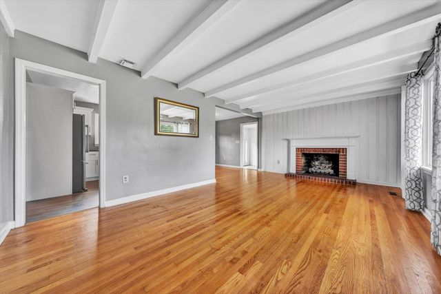 310 Daladier DR, Vinton, VA 24179