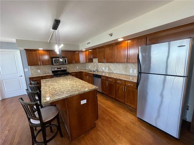 600 Admiral Boulevard 1802, Kansas City, MO 64106