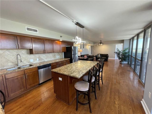 600 Admiral Boulevard 1802, Kansas City, MO 64106