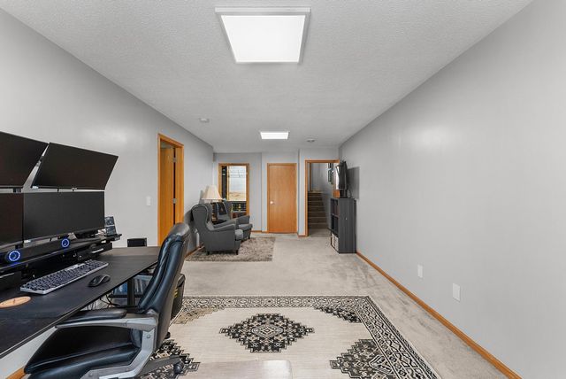 1043 Honeysuckle Lane SE, Cambridge, MN 55008