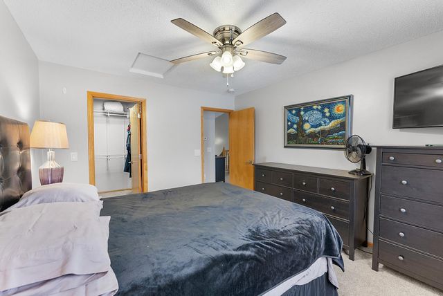 1043 Honeysuckle Lane SE, Cambridge, MN 55008