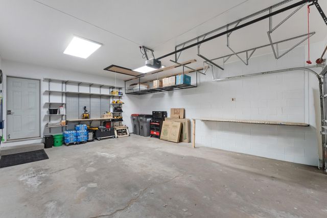 1043 Honeysuckle Lane SE, Cambridge, MN 55008