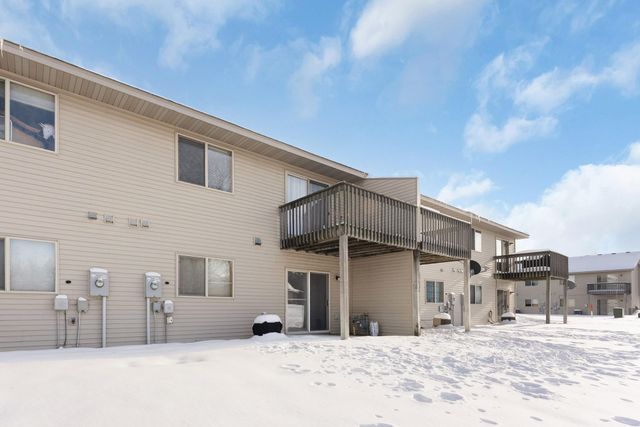 1043 Honeysuckle Lane SE, Cambridge, MN 55008