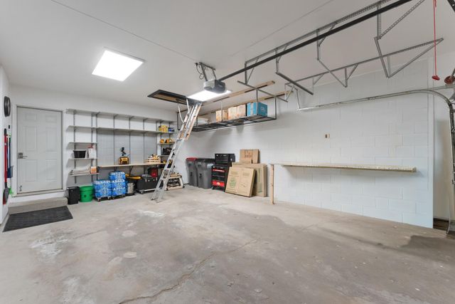 1043 Honeysuckle Lane SE, Cambridge, MN 55008