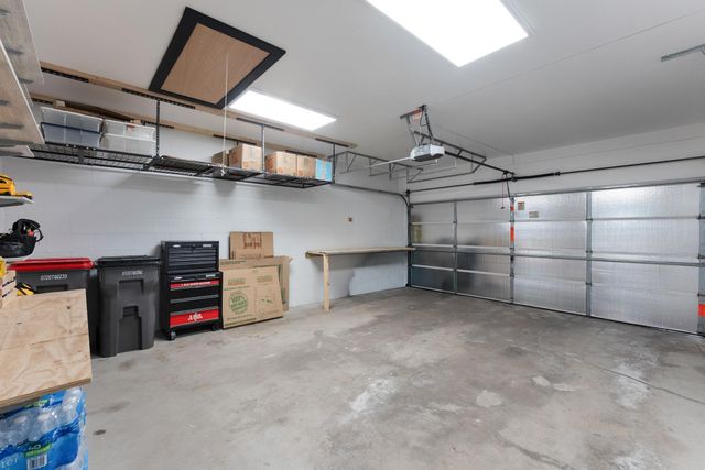 1043 Honeysuckle Lane SE, Cambridge, MN 55008