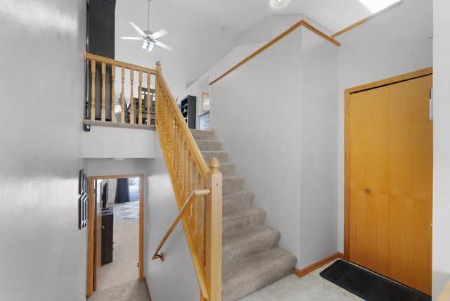 1043 Honeysuckle Lane SE, Cambridge, MN 55008