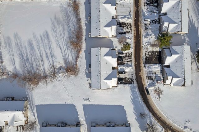 1043 Honeysuckle Lane SE, Cambridge, MN 55008