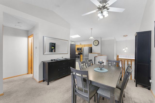 1043 Honeysuckle Lane SE, Cambridge, MN 55008