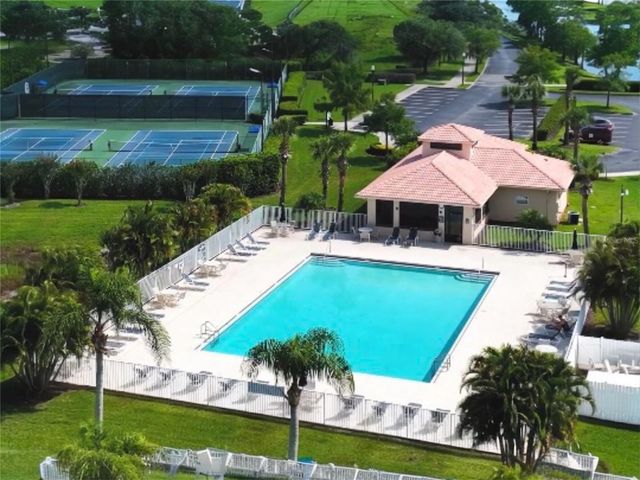 14138 CASTLEROCK DRIVE, Orlando, FL 32828