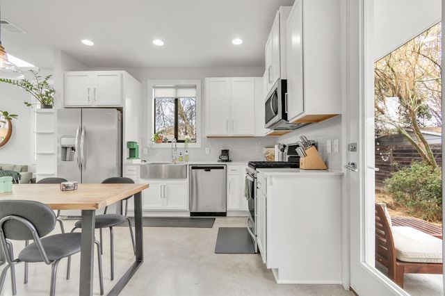 2706 Zaragosa ST 2, Austin, TX 78702