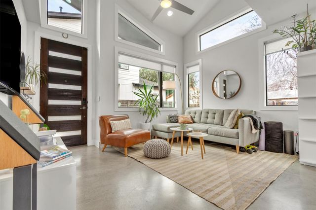 2706 Zaragosa ST 2, Austin, TX 78702