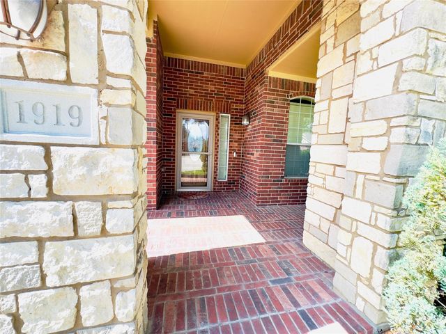 1919 Spring Cliff Court, Spring, TX 77373