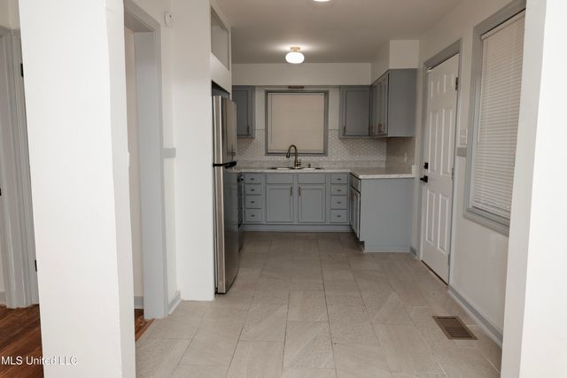 4352 Ridgewood Circle, Jackson, MS 39211