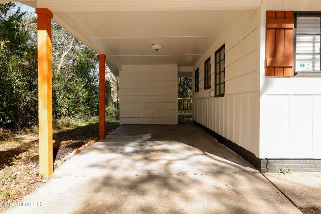 4352 Ridgewood Circle, Jackson, MS 39211