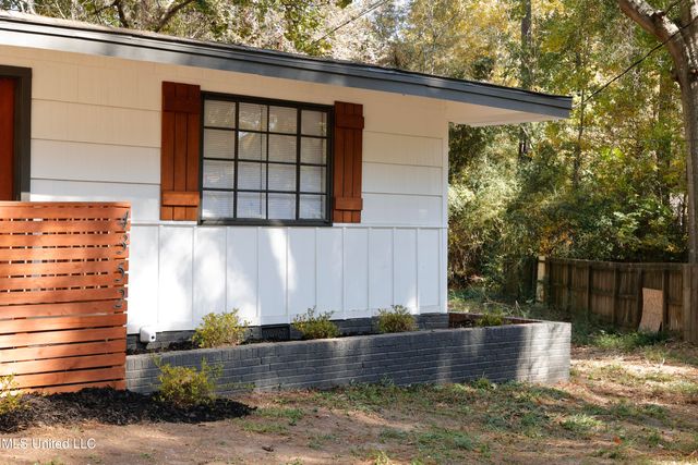 4352 Ridgewood Circle, Jackson, MS 39211