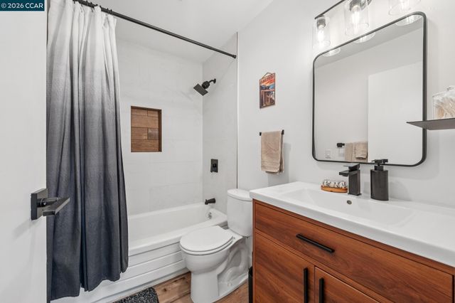 360 Vernon St 304, Oakland, CA 94610