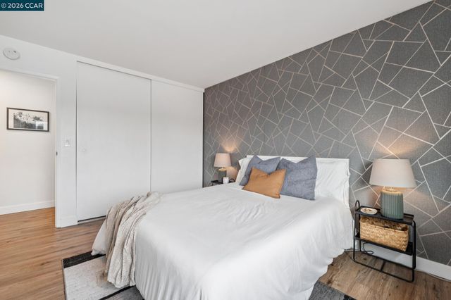 360 Vernon St 304, Oakland, CA 94610