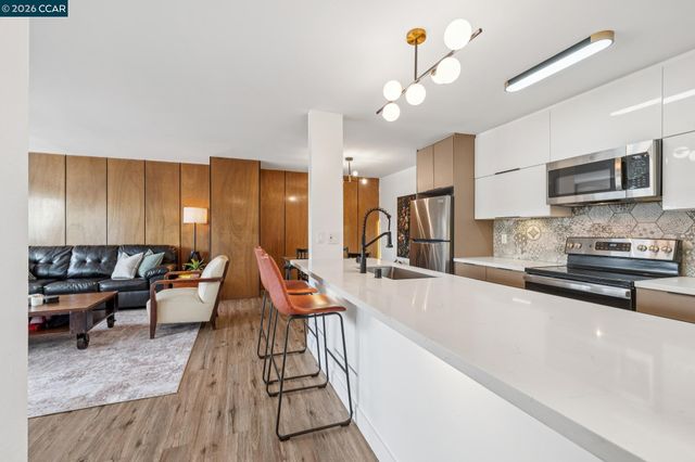 360 Vernon St 304, Oakland, CA 94610