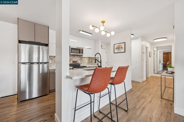 360 Vernon St 304, Oakland, CA 94610