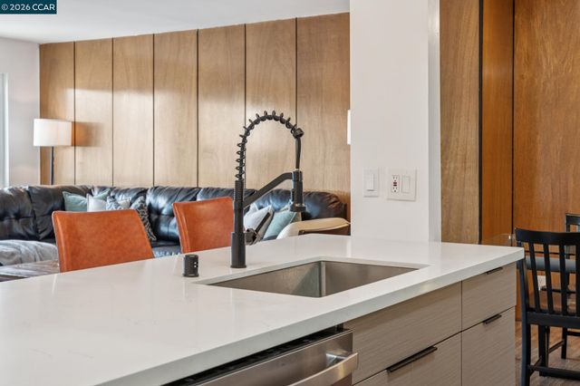 360 Vernon St 304, Oakland, CA 94610