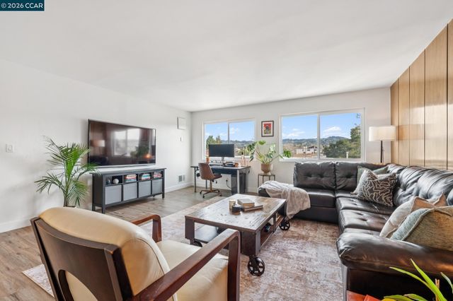 360 Vernon St 304, Oakland, CA 94610