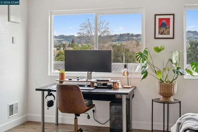 360 Vernon St 304, Oakland, CA 94610