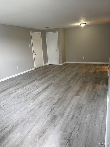 9 Fairways Circle A, St Charles, MO 63303