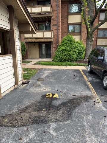 9 Fairways Circle A, St Charles, MO 63303