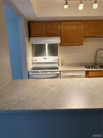 9 Fairways Circle A, St Charles, MO 63303