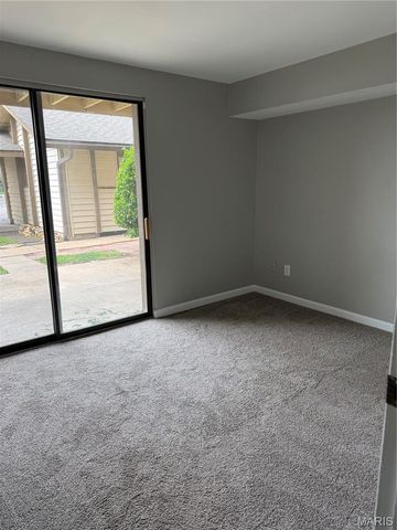 9 Fairways Circle A, St Charles, MO 63303