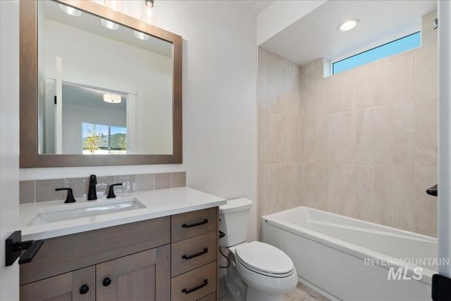 2211 N Ryde Ave., Kuna, ID 83634