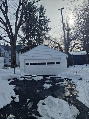 17460 Chagrin Boulevard, Shaker Heights, OH 44120