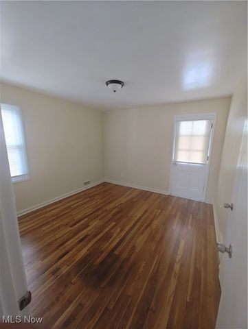 17460 Chagrin Boulevard, Shaker Heights, OH 44120