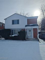 17460 Chagrin Boulevard, Shaker Heights, OH 44120