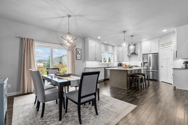 2053 W SUGAR COURT, Appleton, WI 54913