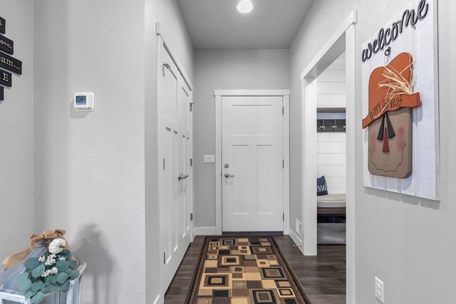 2053 W SUGAR COURT, Appleton, WI 54913