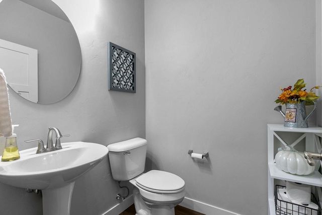 2053 W SUGAR COURT, Appleton, WI 54913