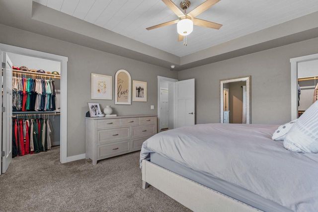 2053 W SUGAR COURT, Appleton, WI 54913