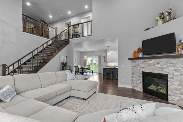 2053 W SUGAR COURT, Appleton, WI 54913