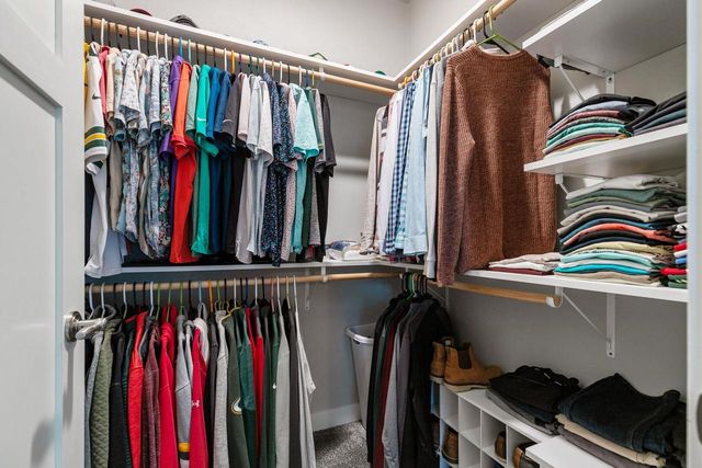 2053 W SUGAR COURT, Appleton, WI 54913