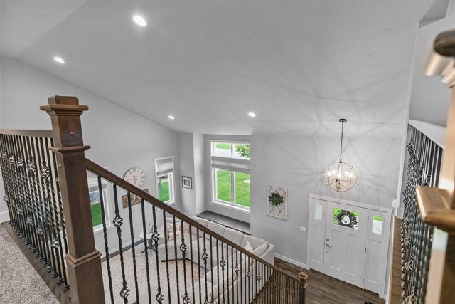 2053 W SUGAR COURT, Appleton, WI 54913